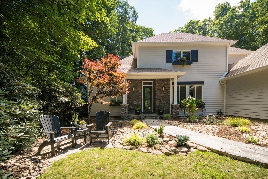 163 Forbes Way