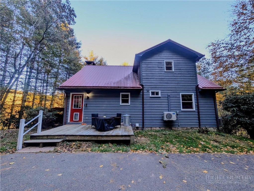 103 Keith Street