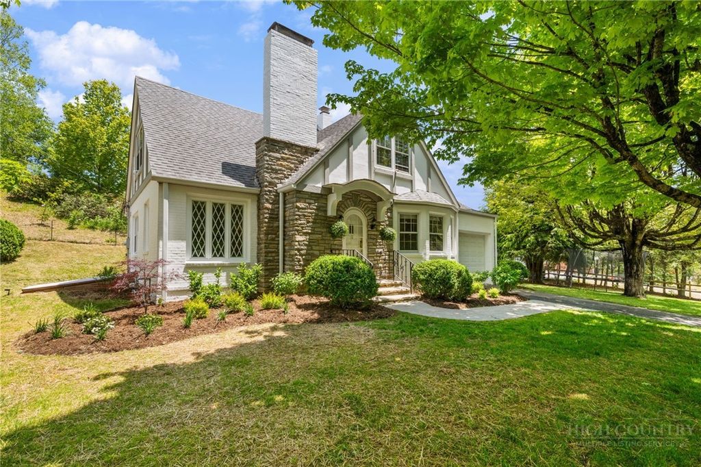 Photo of 616 Cranberry Street, Newland, NC 28657 (MLS # 262142)