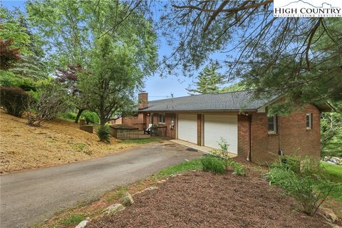 Photo of 174 Sunny Knoll Lane, Boone, NC 28607 (MLS # 256299)