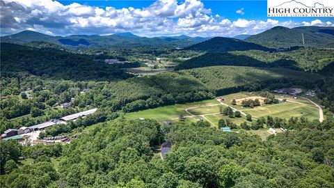 Photo of 950 Benjamin Drive, Boone, NC 28607 (MLS # 250283)