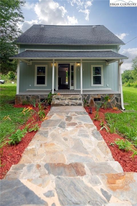 Photo of 308 Hickory Street, Granite Falls, NC 28630 (MLS # 256243) Photo of 308 Hickory Street, Granite Falls, NC 28630 (MLS # 256243)