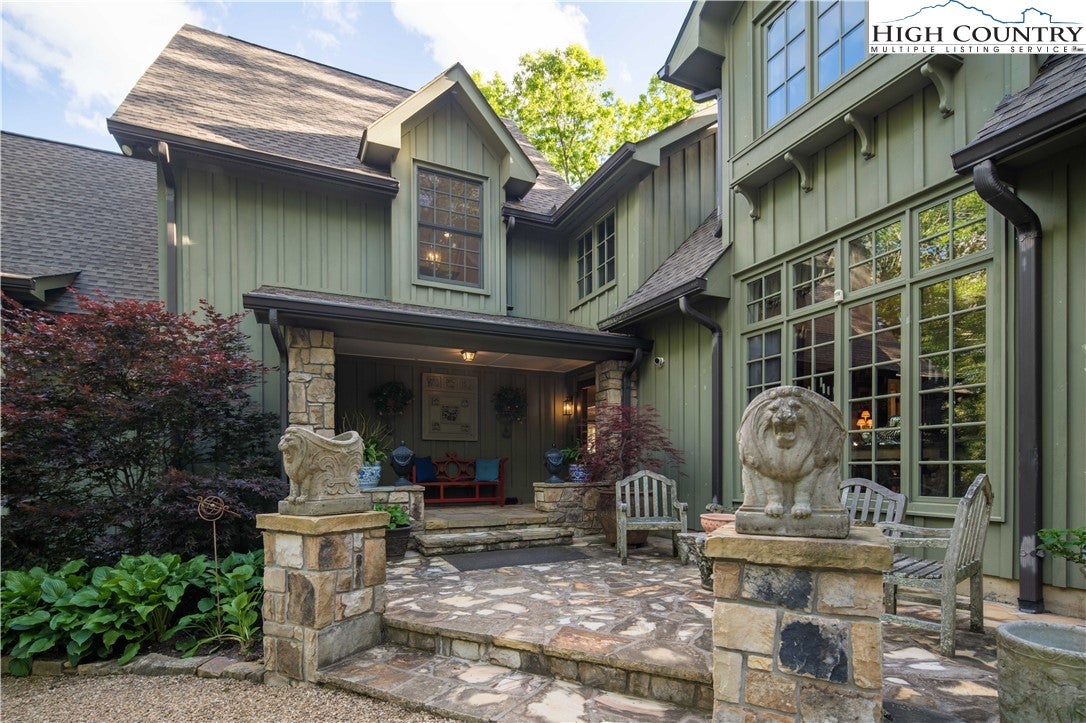 362 Wonderland Trail