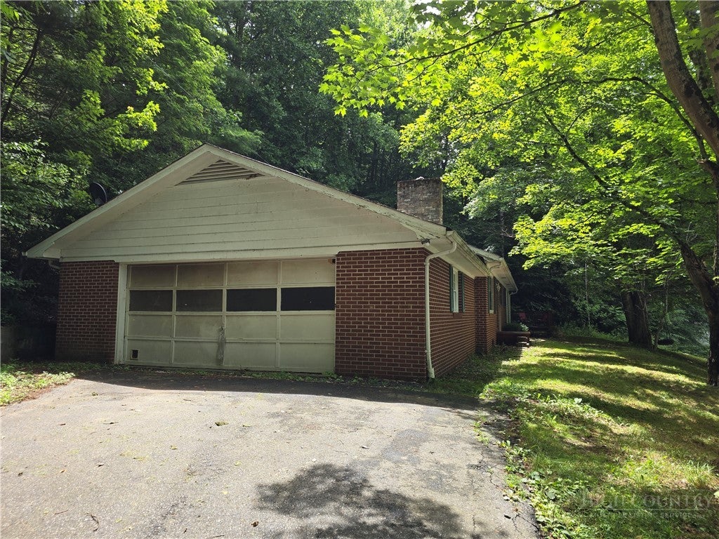 2158 W Mill Creek Road
