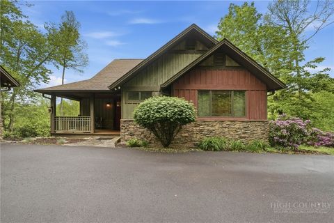 Photo of 405 Woodlake Loop Road, Elk Park, NC 28622 (MLS # 261835)