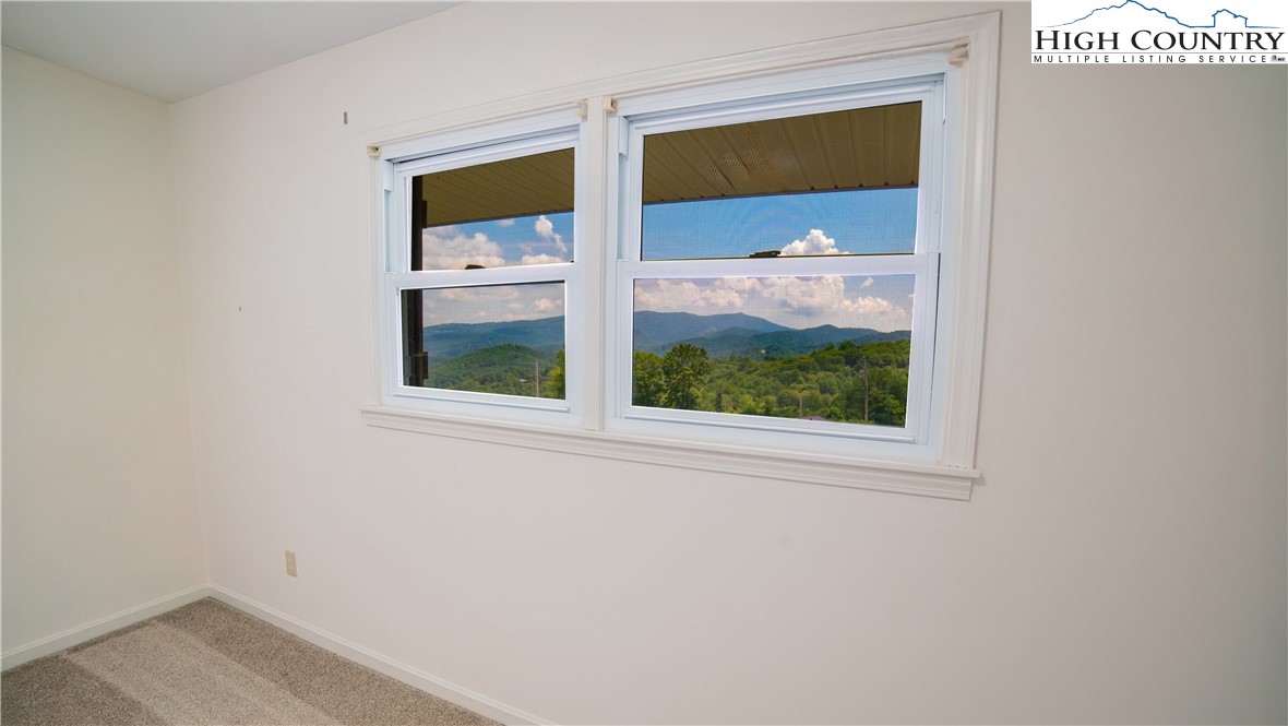 Elk Park, North Carolina 28622, United States, 5 Bedrooms Bedrooms, ,4 BathroomsBathrooms,Residential,Active,153646