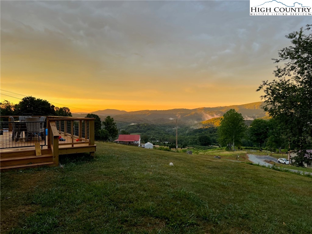 Elk Park, North Carolina 28622, United States, 5 Bedrooms Bedrooms, ,4 BathroomsBathrooms,Residential,Active,153646