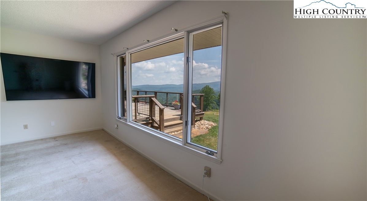 Elk Park, North Carolina 28622, United States, 5 Bedrooms Bedrooms, ,4 BathroomsBathrooms,Residential,Active,153646