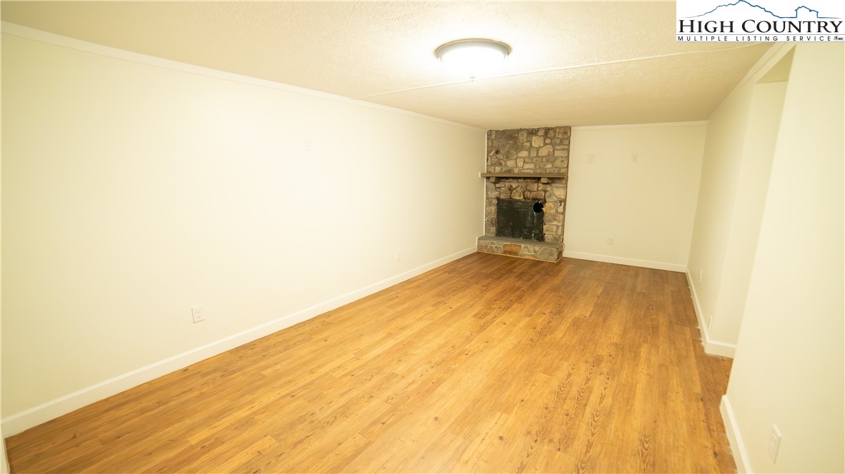 Elk Park, North Carolina 28622, United States, 5 Bedrooms Bedrooms, ,4 BathroomsBathrooms,Residential,Active,153646