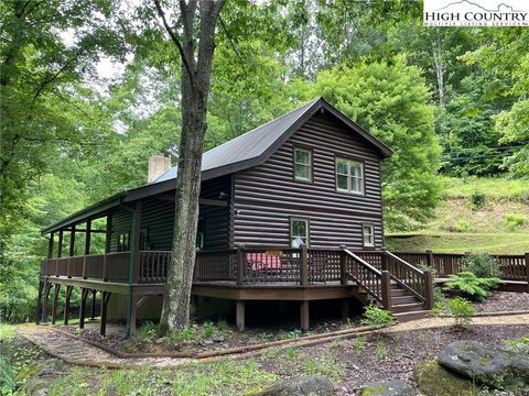 Photo of 985 Laurel Creek Road, Sugar Grove, NC 28679 (MLS # 244196)