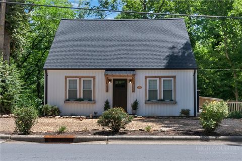 Photo of 706 Elk Spur Street, Elkin, NC 28621 (MLS # 261964)