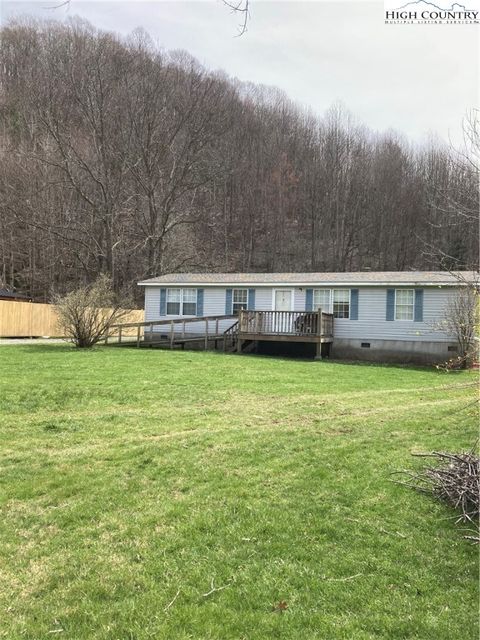 Photo of 7366 Old US Hwy 421, Zionville, NC 28698 (MLS # 242235)