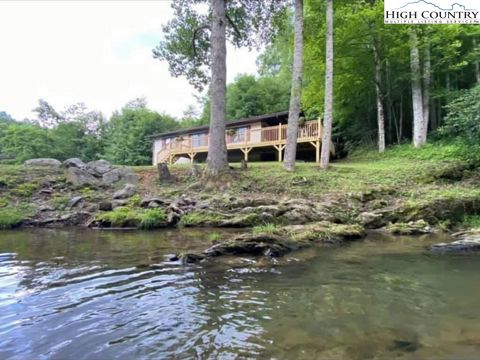 Photo of 214 Davis Ridge Road, Banner Elk, NC 28604 (MLS # 259873)