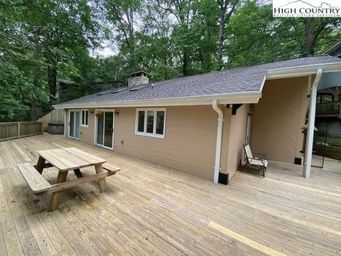 Photo of 1300 Laurel Lane, Blowing Rock, NC 28605 (MLS # 253045)