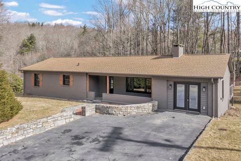Photo of 711 Possum Hollow Rd, Blowing Rock, NC 28605 (MLS # 259791)