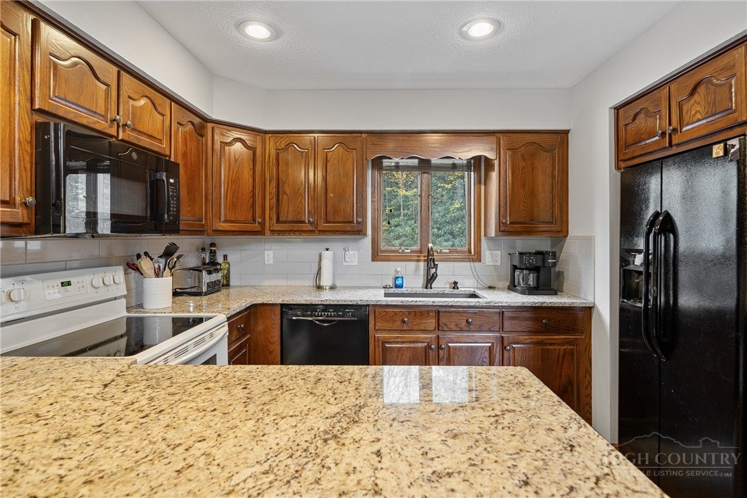 160 Manor View Lane (12.5% Share)Apt#5 Appalachian 5