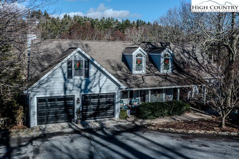 Photo of 387 Tarry Acres Circle, Blowing Rock, NC 28605 (MLS # 258433)