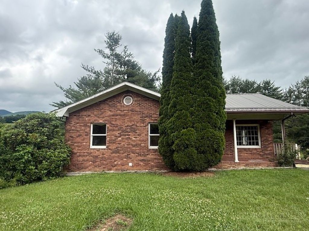Photo of 1586 NC Highway 88 W., West Jefferson, NC 28694 (MLS # 262791)