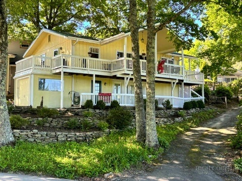 Photo of 42 Thorn Wood Loop, Newland, NC 28657 (MLS # 263066)