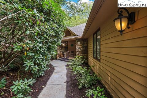 Photo of 233 Dugger Drive, Banner Elk, NC 28604 (MLS # 257289)