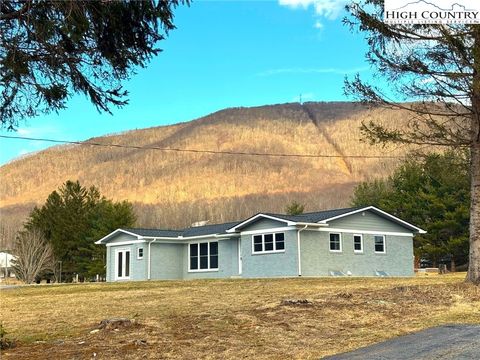 Photo of 1129 Mount Jefferson Road, West Jefferson, NC 28694 (MLS # 254140)