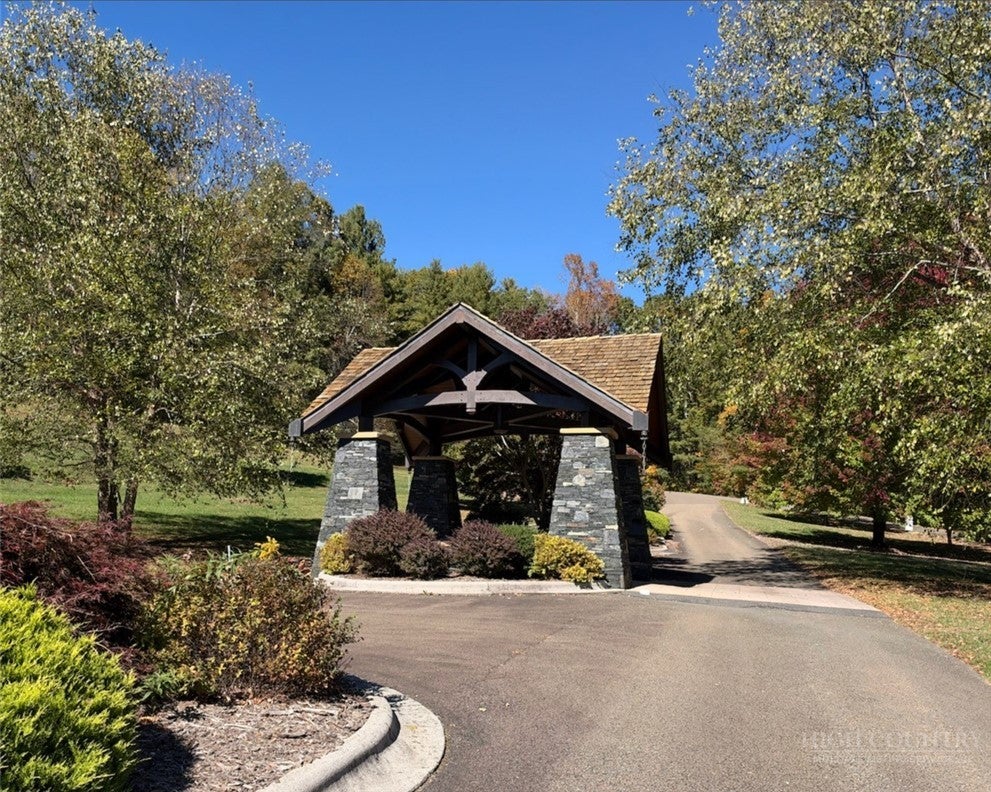 Lot 11 Olde Stone Ridge