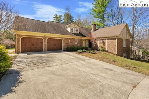 Photo of 304 Glendale Drive, Boone, NC 28607 (MLS # 260699)