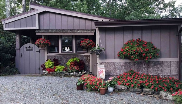 203 BLACK PINE RD, NEWLAND, NC 28657 - Image 72f820b8a4ea667d989b96f45fe0c558/1248367956