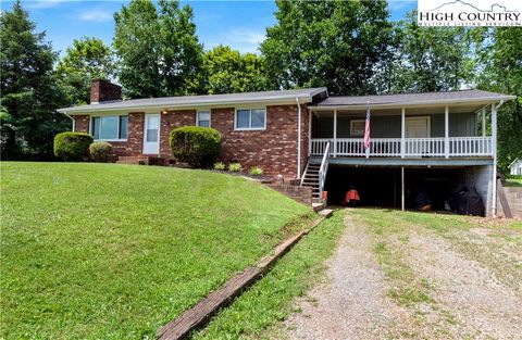 Photo of 415 Decatur Avenue, Elkin, NC 28621 (MLS # 256434) Photo of 415 Decatur Avenue, Elkin, NC 28621 (MLS # 256434)