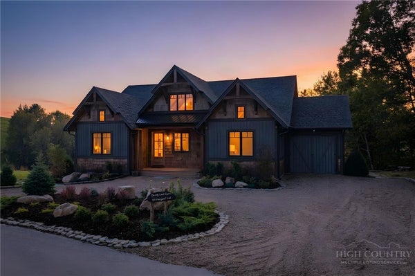 135 VINEYARD LN, BANNER ELK, NC 28604 - Image 7384b6dfa3c5da0f2de1c2d08ed9101c/3035814378