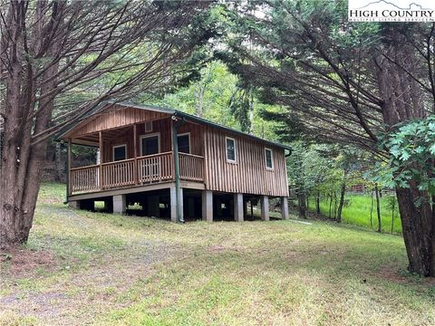 Photo of 1421 Park Vista Road, West Jefferson, NC 28694 (MLS # 257919)