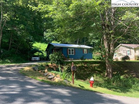 Photo of 318 Owens Drive, Boone, NC 28607 (MLS # 247624)