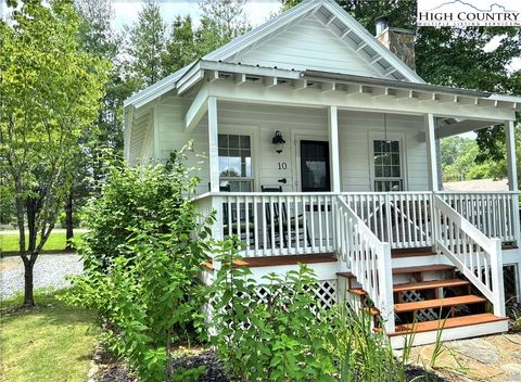 Photo of 10 Fish Camp Circle, Newland, NC 28657 (MLS # 256763) Photo of 10 Fish Camp Circle, Newland, NC 28657 (MLS # 256763)