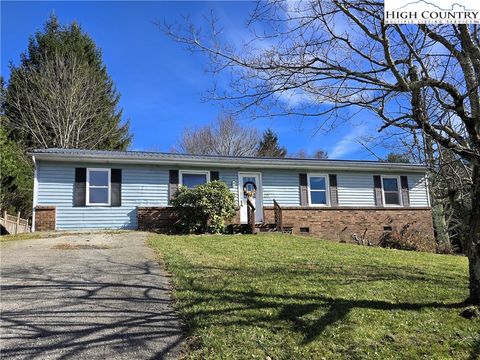 Photo of 225 Hardaman Circle, Boone, NC 28607 (MLS # 252666)