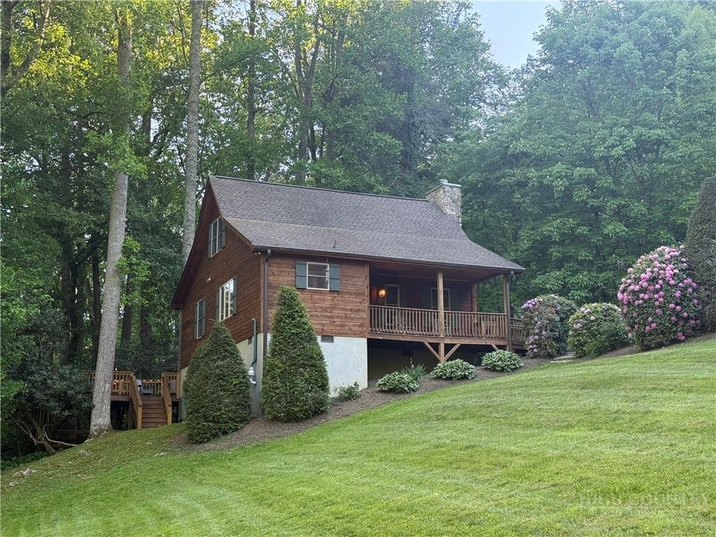 Photo of 165 Acadiana Lane, Vilas, NC 28692 (MLS # 262136)