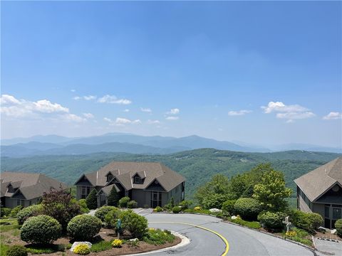 Photo of 743 Craggy Pointe #24C, Sugar Mountain, NC 28604 (MLS # 261372)