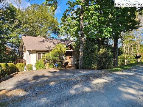 Photo of 109 Foxgrape Hollow, Beech Mountain, NC 28604 (MLS # 258081)