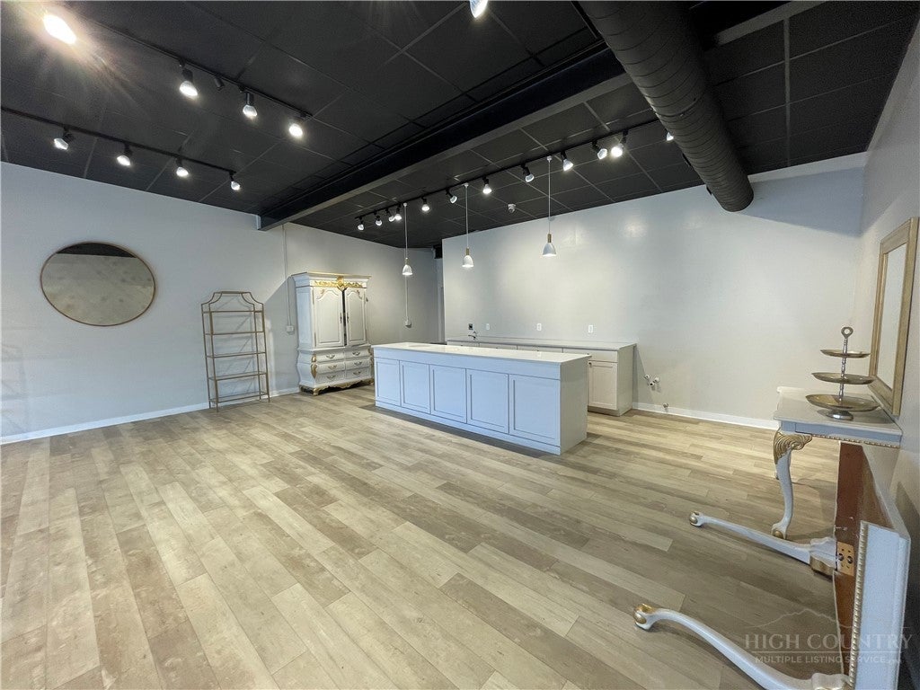 15 E 2nd Street