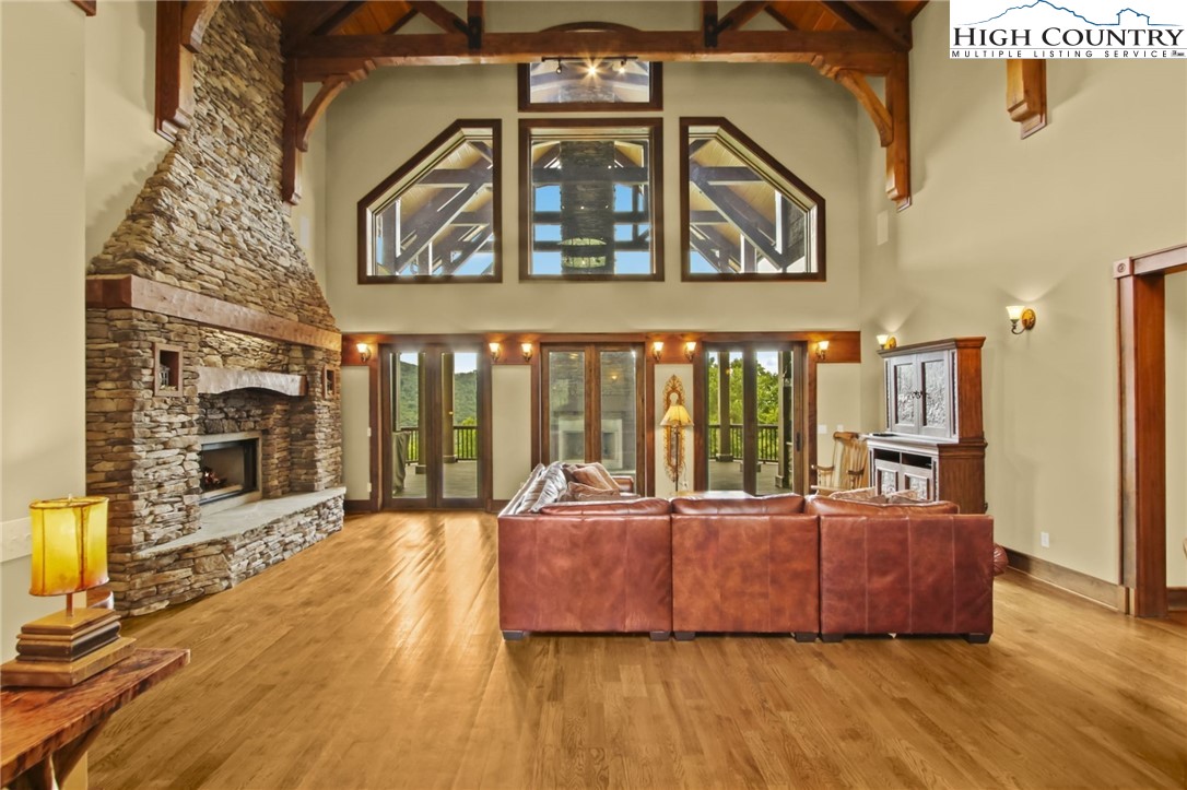Blowing Rock, North Carolina 28605, United States, 4 Bedrooms Bedrooms, ,5 BathroomsBathrooms,Residential,Active,37474
