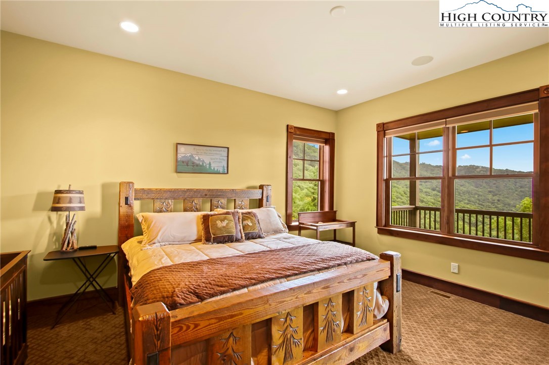 Blowing Rock, North Carolina 28605, United States, 4 Bedrooms Bedrooms, ,5 BathroomsBathrooms,Residential,Active,37474