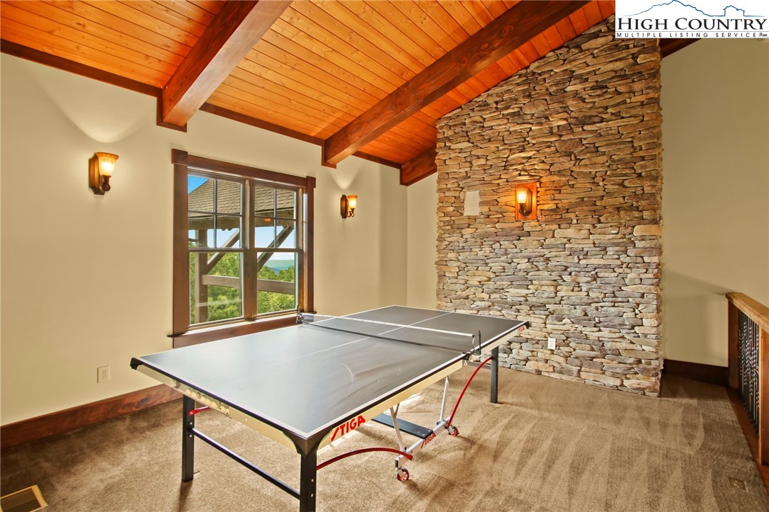 Blowing Rock, North Carolina 28605, United States, 4 Bedrooms Bedrooms, ,5 BathroomsBathrooms,Residential,Active,37474