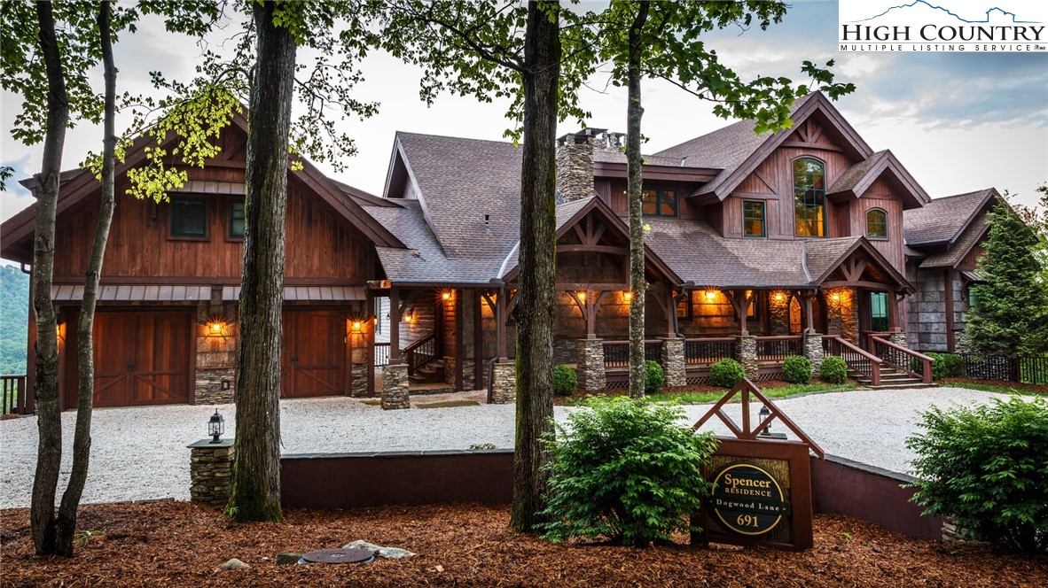 Blowing Rock, North Carolina 28605, United States, 4 Bedrooms Bedrooms, ,5 BathroomsBathrooms,Residential,Active,37474