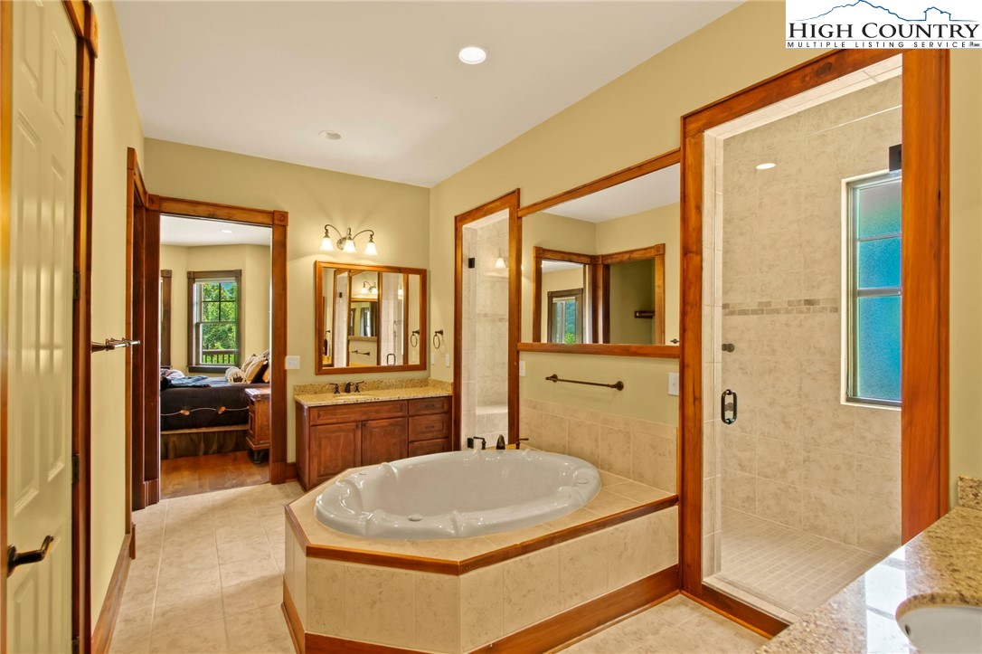 Blowing Rock, North Carolina 28605, United States, 4 Bedrooms Bedrooms, ,5 BathroomsBathrooms,Residential,Active,37474