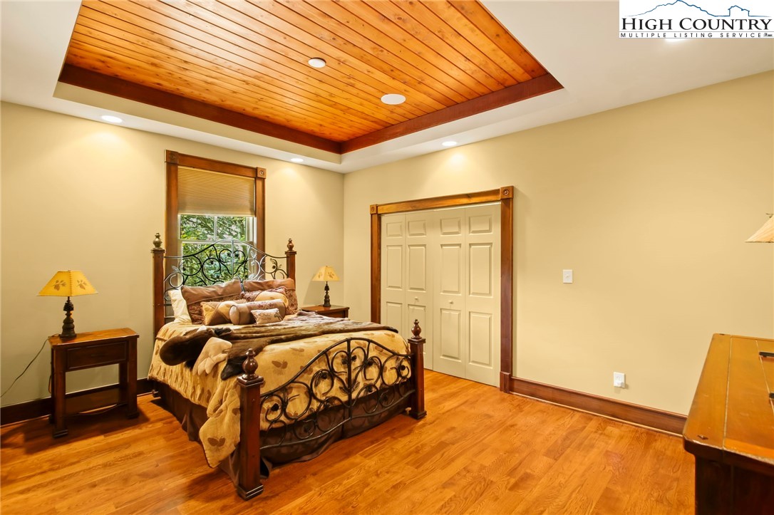 Blowing Rock, North Carolina 28605, United States, 4 Bedrooms Bedrooms, ,5 BathroomsBathrooms,Residential,Active,37474