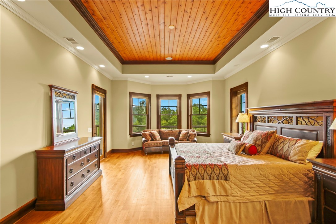 Blowing Rock, North Carolina 28605, United States, 4 Bedrooms Bedrooms, ,5 BathroomsBathrooms,Residential,Active,37474