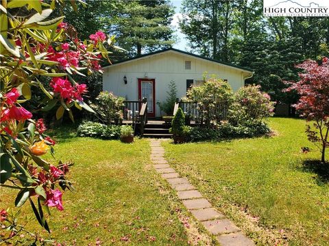 Photo of 72 Rhoneys View Road, Newland, NC 28657 (MLS # 256049) Photo of 72 Rhoneys View Road, Newland, NC 28657 (MLS # 256049)