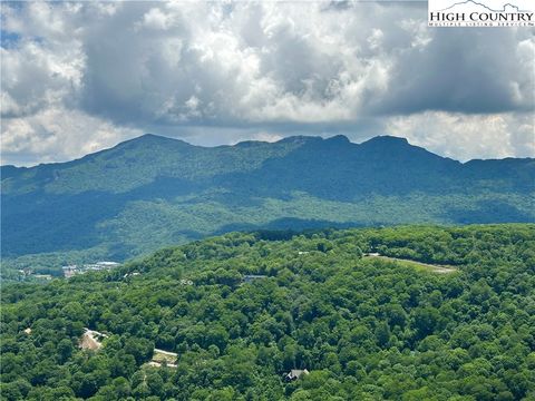 Photo of 303 Sugar Top Drive #2718, Sugar Mountain, NC 28604 (MLS # 257318)