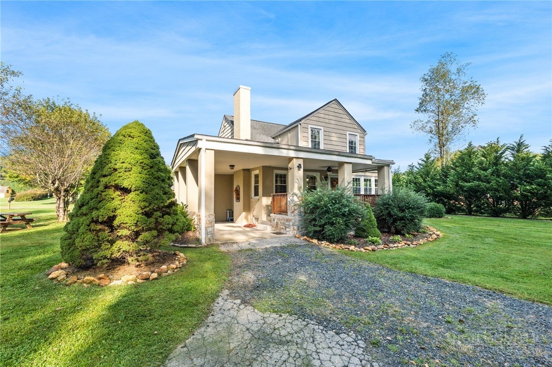 220 Brook Ln