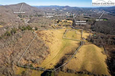 Photo of 35 acres Poplar Grove Road, Boone, NC 28607 (MLS # 242729)