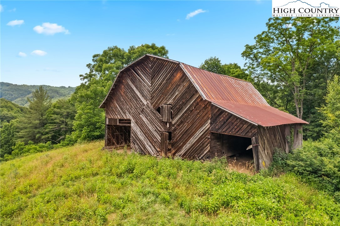 Sugar Grove, North Carolina 28679, United States, ,Land,Pending,50317